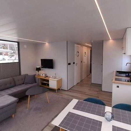 Hausboot Fjord Meeresbrise Mit Dachterrasse In Flensburg Bagian luar foto