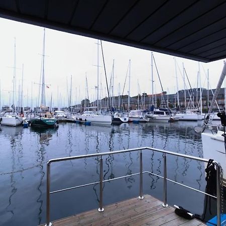 Hausboot Fjord Meeresbrise Mit Dachterrasse In Flensburg Bagian luar foto
