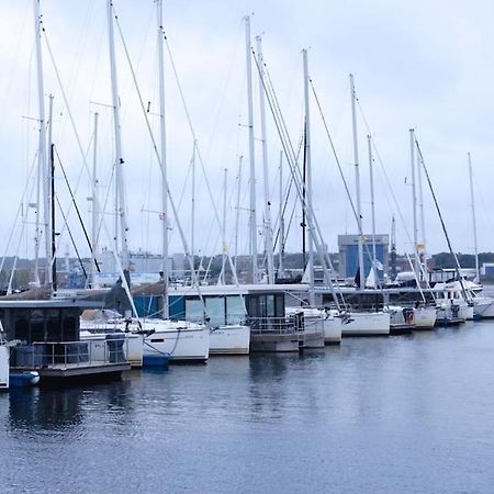 Hausboot Fjord Meeresbrise Mit Dachterrasse In Flensburg Bagian luar foto